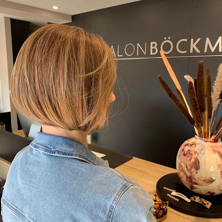 Soft Textured Layered Bob